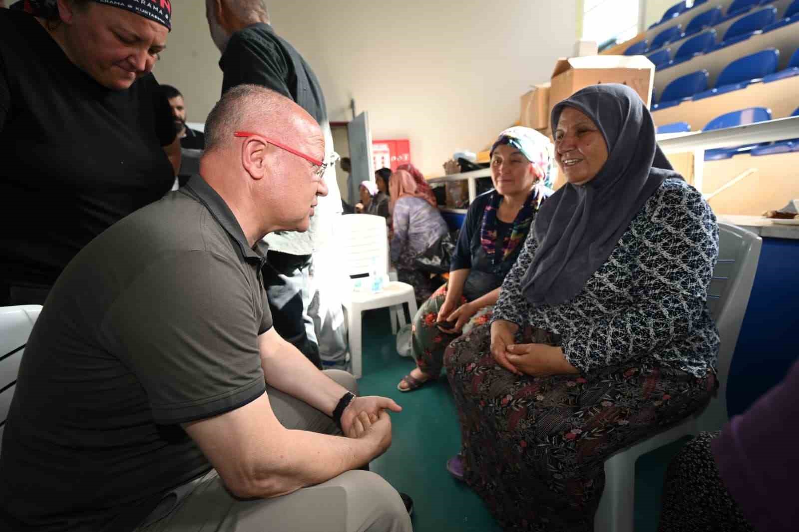 AK Parti’den yangın bölgelerine çıkarma