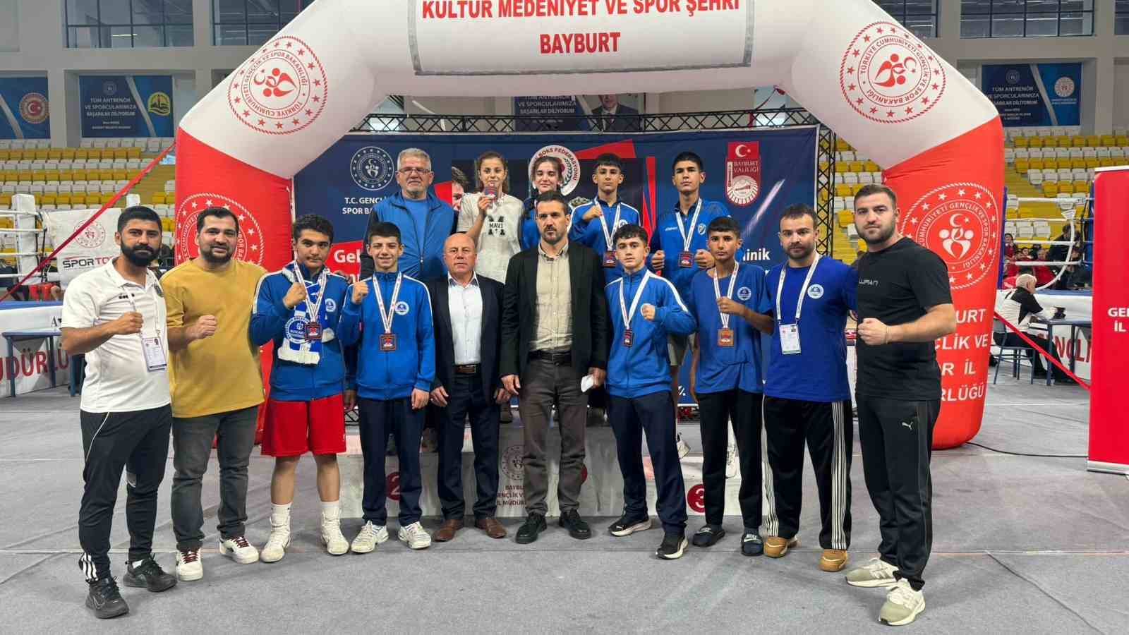 Kocaeli, Bayburt’ta zirveye yumruk attı: 10 madalya ile Türkiye şampiyonu oldu