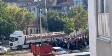 Bursa’da bir hayırsever 30 ton patatesi ücretsiz dağıttı