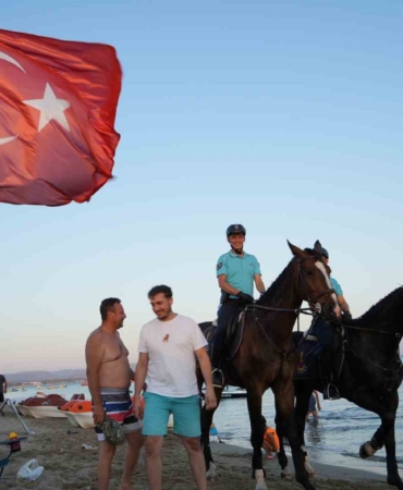 Ayvalık sahillerinde atlı jandarma göreve başladı
