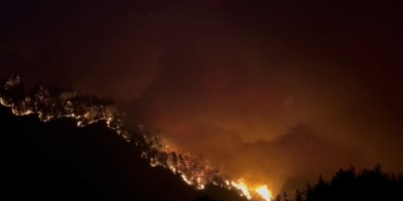 Ulaştırma ve Altyapı Bakanı Abdulkadir Uraloğlu yangın bölgesinde