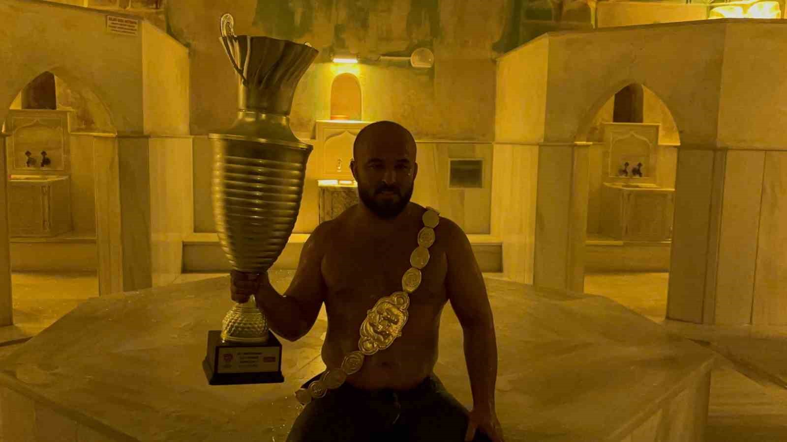 Kırkpınar şampiyonu hamam geleneğini bu yıl da sürdürdü