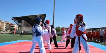 Gençliğe yatırımın kalbi Bozüyük’te attı