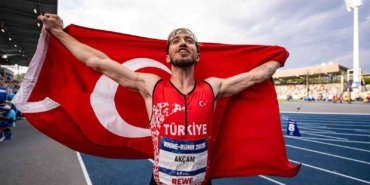 Berke Akçam’dan altın madalya