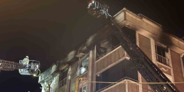 Gaziosmanpaşa’da 6 katlı binada çıkan yangın paniğe neden oldu