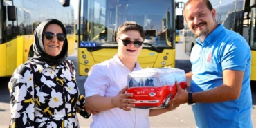 Kaybolan down sendromlu genç, İETT şoförünün dikkati sayesinde ailesine kavuştu