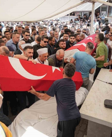 Yangın şehitlerine son veda