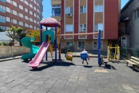 Çekmeköy’de demir kapının üzerine devrildiği 10 yaşındaki çocuk hayatını kaybetti