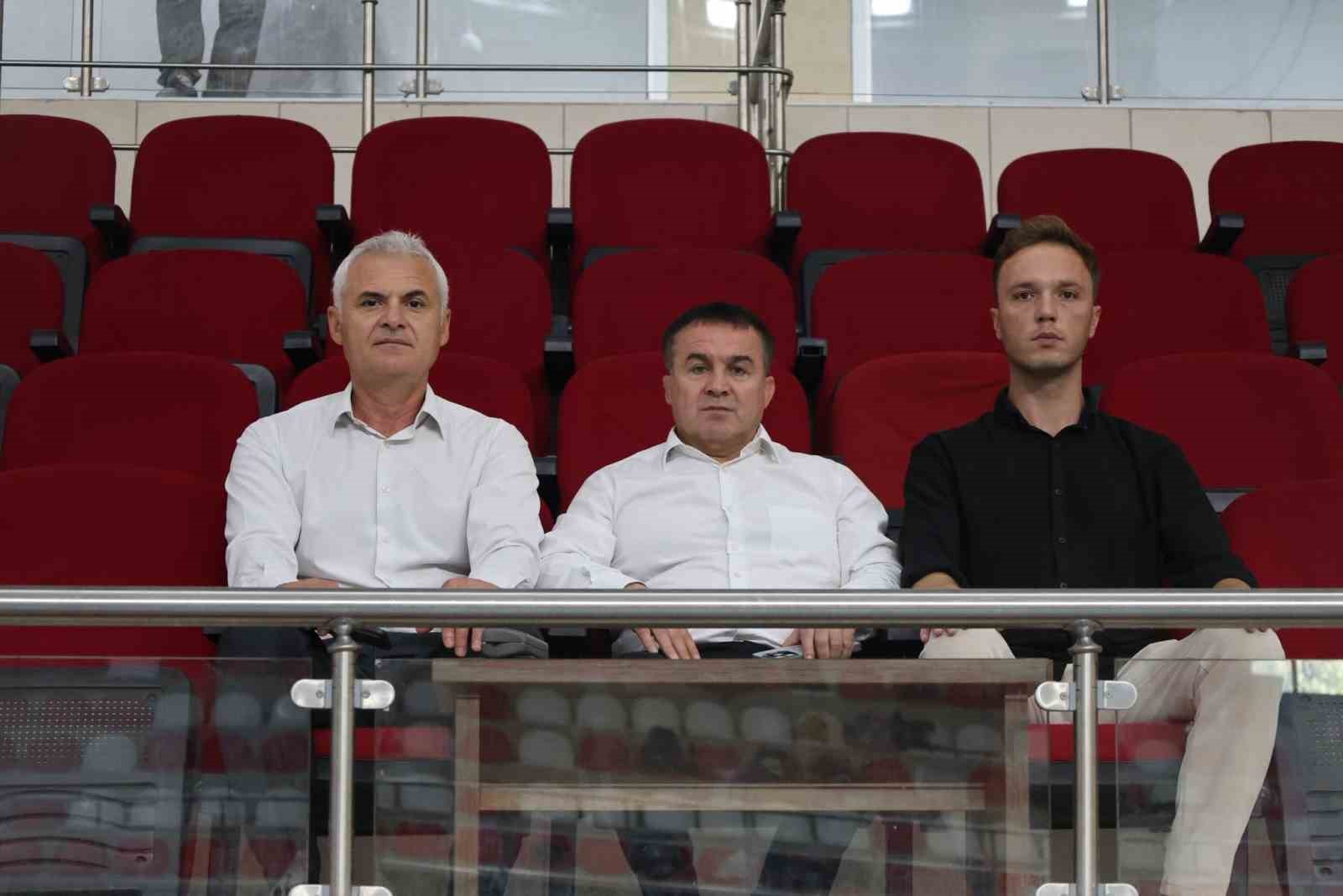 Anadolu Yıldızlar Ligi Badminton turnuvası başladı