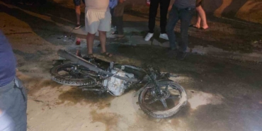 Otomobil ile motosiklet kazasında panik anları