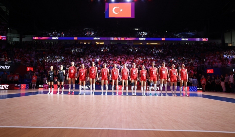 A Milli Kadın Voleybol Takımı, Polonya’ya gitti