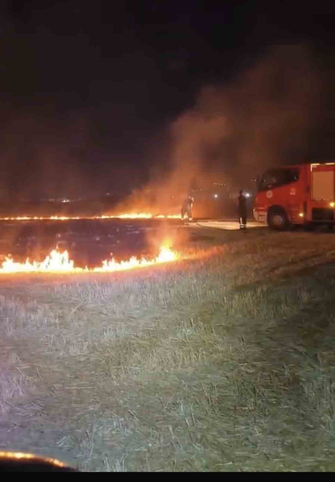 Tekirdağ’da alevler geceyi aydınlattı