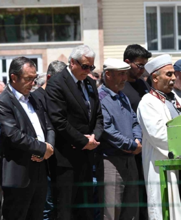 Başkan yardımcısı Engin Kardeş son yolculuğuna uğurlandı