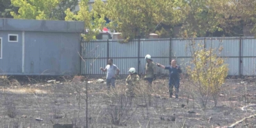 Sancaktepe’de park halindeki kamyon alev alev yandı