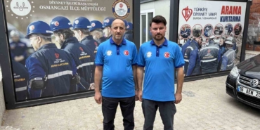 Yangınla mücadele arasında araç üzerinde namazını kılan kahramanlar İHA’ya konuştu