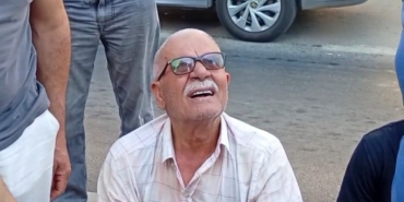 Maltepe’de yangın: Mahsur kalan yaşlı adam kurtarıldı