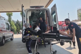 Şarampole yuvarlanan minibüsteki 4 kişi yaralandı