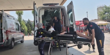 Şarampole yuvarlanan minibüsteki 4 kişi yaralandı
