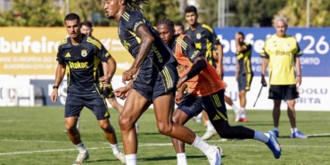 Fenerbahçe, hazırlıklarını çift idmanla sürdürdü