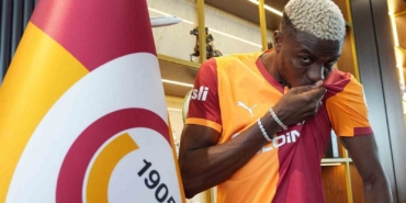 Galatasaray, Osimhen ile 4 yıllık sözleşme imzaladı