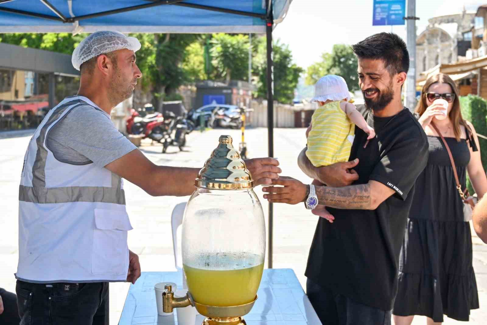 Beşiktaş’ta sıcak havalara karşı serinleme noktaları kuruldu