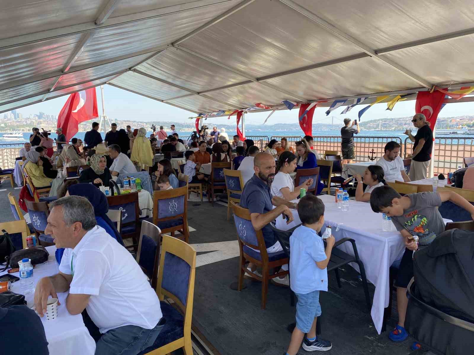 İstanbul’da şehit çocuğu ve yakınları için Boğaz turu düzenlendi