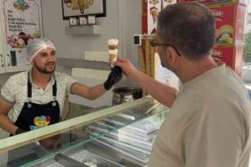 Dondurma alırken dikkat: Sentetik renklendiriciler sağlığı olumsuz etkileyebiliyor