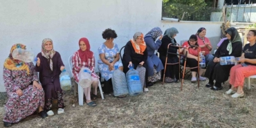 Tekirdağ’da arıtma tesisinin dibinde susuz kalan halk bidonlarla protesto düzenledi