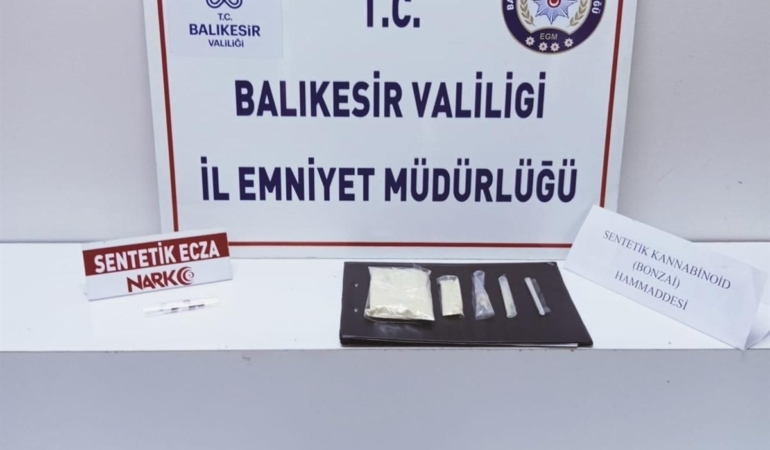 Edremit’te uyuşturucu operasyonu: 2 gözaltı