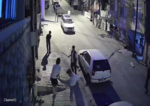 Başakşehir’de taşlı-sopalı kavga: O anlar kamerada