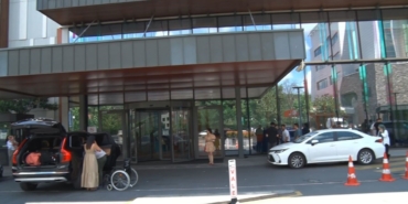 İstanbul Valisi Gül’den hayatını kaybeden Cumhurbaşkanı Başdanışmanı Bulut’un ailesine taziye ziyareti