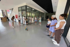 Esenyurt’ta çocuklar hem öğreniyor hem eğleniyor