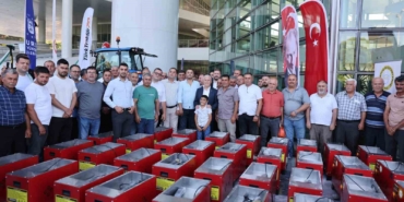 Büyükşehir’den kırsal mahallelere ekipman desteği