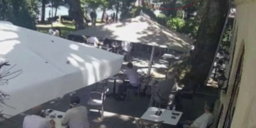 Çınardan kopan dal can aldı: O anlar kamerada