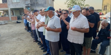 Biri kazada, diğeri hastanede vefat eden çift yan yana toprağa verildi