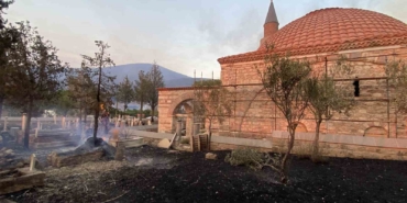 Çanakkale’deki orman yangınında tarihi mezarlar zarar gördü