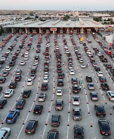 Gurbetçilerin zorlu yolculuğu: Sınır kapılarında rüşvet ve bekleyiş