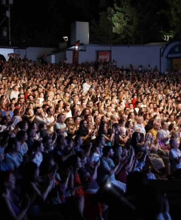 Bursa Festivali’nde Balkan rüzgârı
