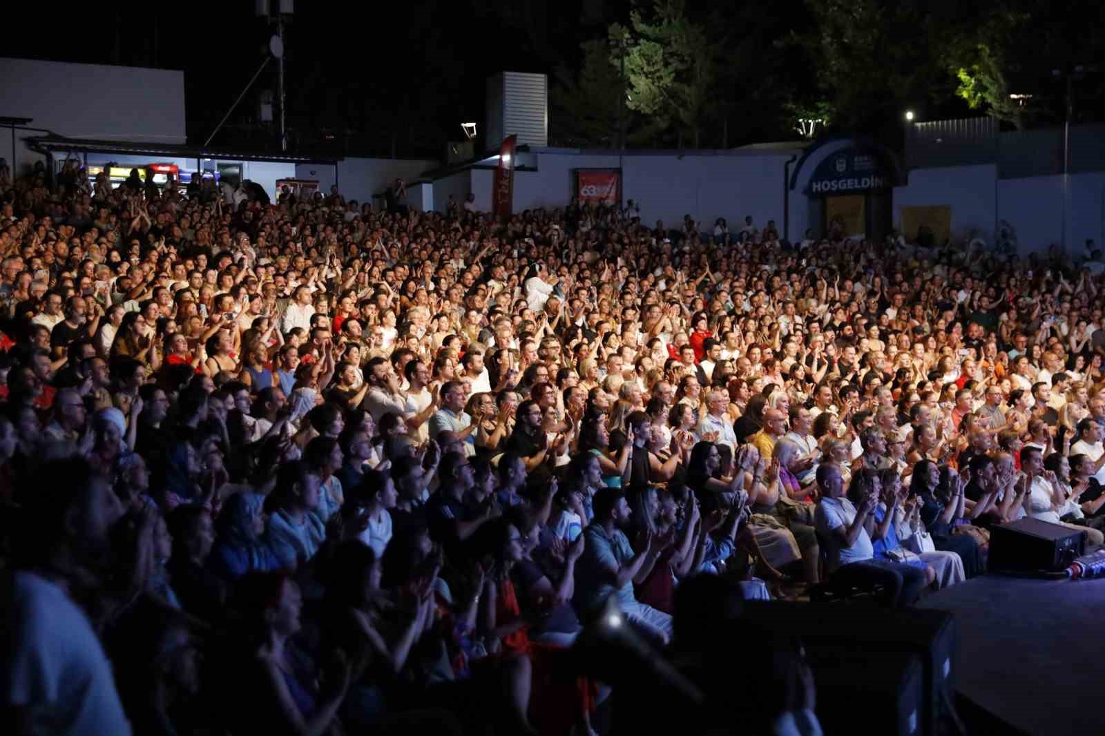 Bursa Festivali’nde Balkan rüzgârı