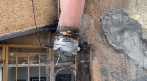 Beyoğlu’nda yangın paniği: Alevlerin yükseldiği anlar kamerada