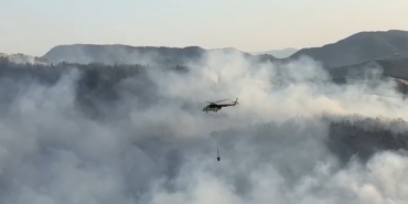 Bursa’da başlayıp Balıkesir’e sıçrayan yangına müdahale sürüyor