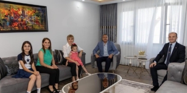 İl Müdürü Yılmaz’dan ve eşinden gazi Halil Er ve ailesine ziyaret