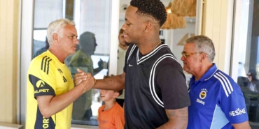 Jhon Duran kampa katıldı