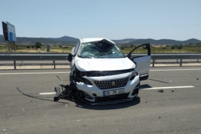 Edirne’de otomobil radar uygulaması yapan polis aracına çarptı: 1’i polis 2 yaralı
