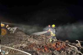 İvrindi’de çöplük yangını korkuttu