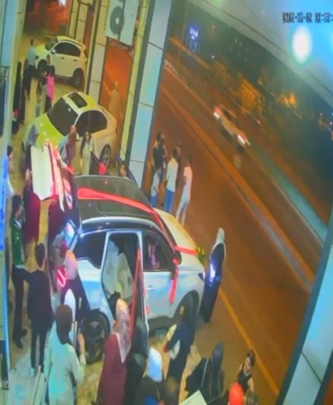 Gelini alan araba damatsız böyle harekete geçti, kazada gelin ölümden döndü