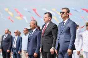 Silivri’de deniz şehitlerini anma programı düzenledi