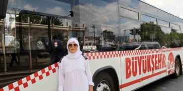 Toplu taşımaya kadın eli