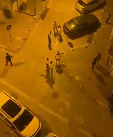 Esenyurt’ta gençler arasındaki kavga kamerada