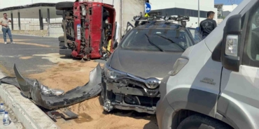 Başakşehir’de 10 aracın karıştığı zincirleme kaza: 3 yaralı